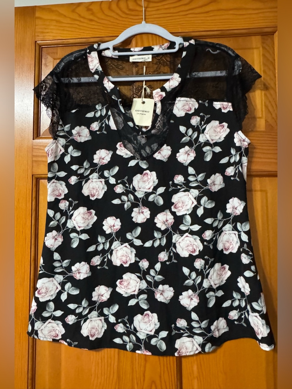 Andthewhy Black Rose-Print Lace Yoke Blouse